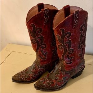 Women’s size 9. Western cowgirl boot.
